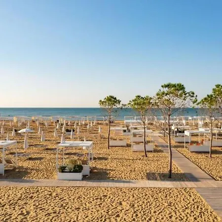 Easy Flat Next To The Sea In